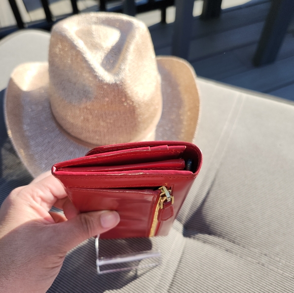 Prada Red Leather Wallet With Ribbon Motif COA Included. - Picture 7 of 13